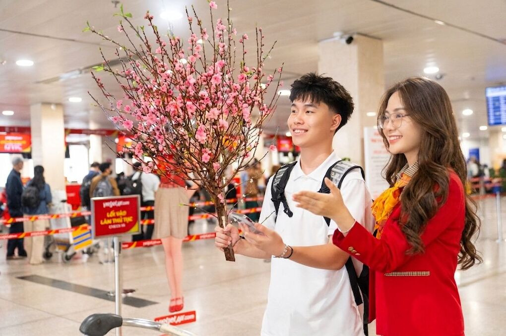 Nên đặt vé Vietjet hay Vietnam Airlines cho Tết Đinh Mùi?
