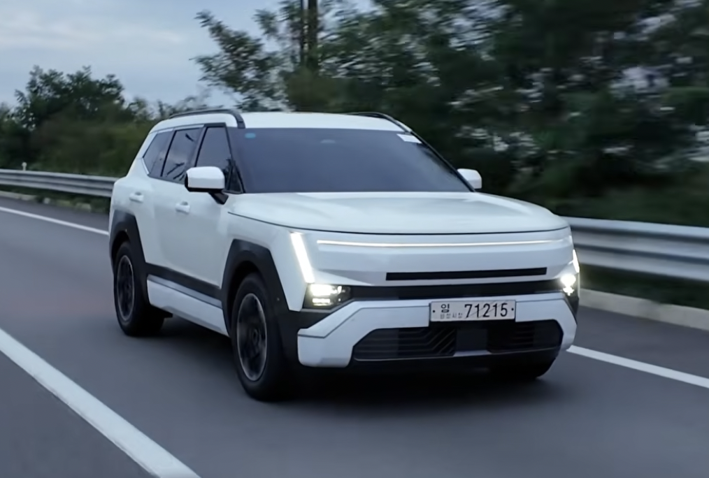 Hyundai Tucson mới lột xác thành ‘tiểu Santa Fe’ vuông vức