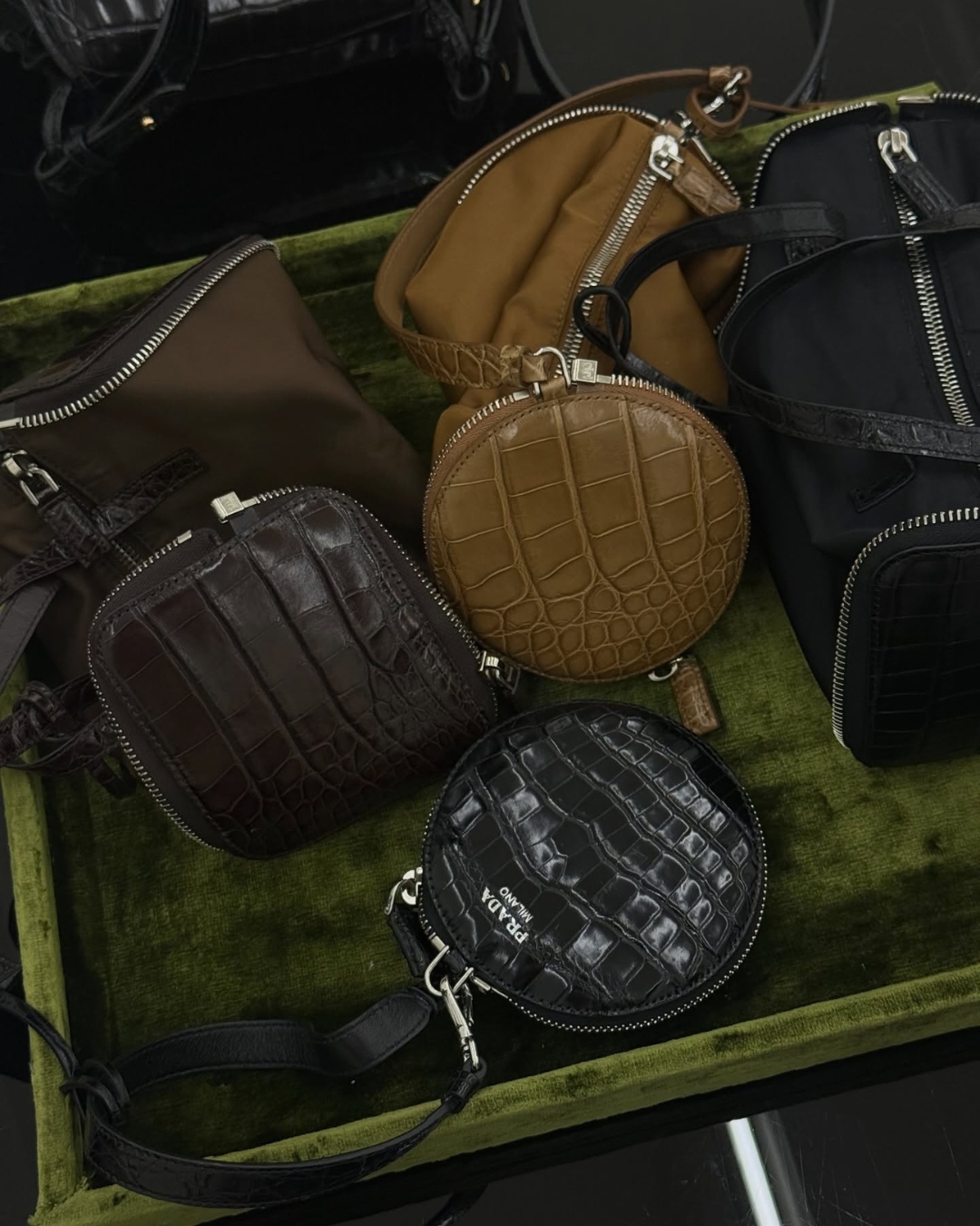 Khi thiên nhiên định nghĩa lại Prada và LOEWE mùa Thu Đông