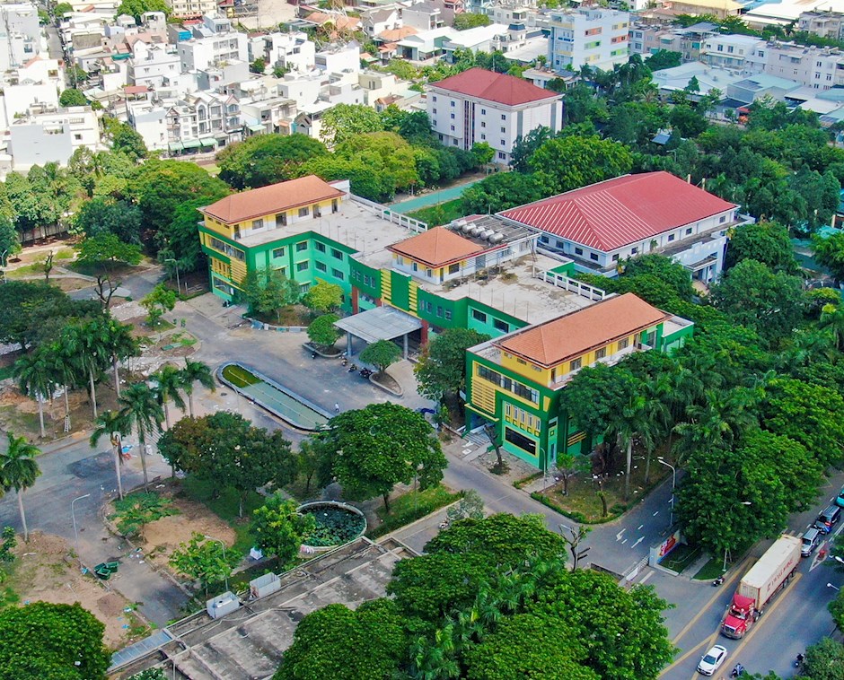Đầu tư 3.800 tỉ đồng phòng học mới: cơ hội hạ áp lực trường lớp