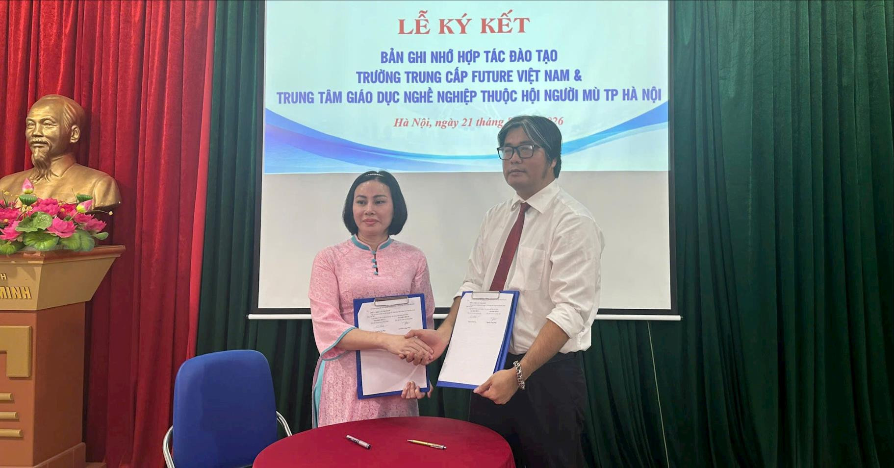 Từ ghế cắt tóc đến sinh kế: Khi mái tóc mở cánh cửa hòa nhập