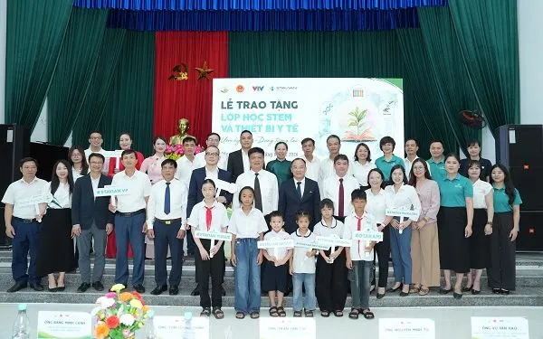 Dự án Ươm hy vọng: Lớp học STEM và sức khỏe cho học sinh Trung Chính