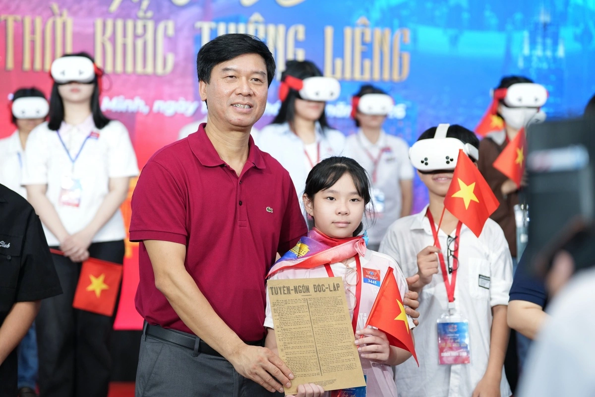 Triển lãm ảnh Quốc khánh: tinh thần độc lập qua ống kính đô thị
