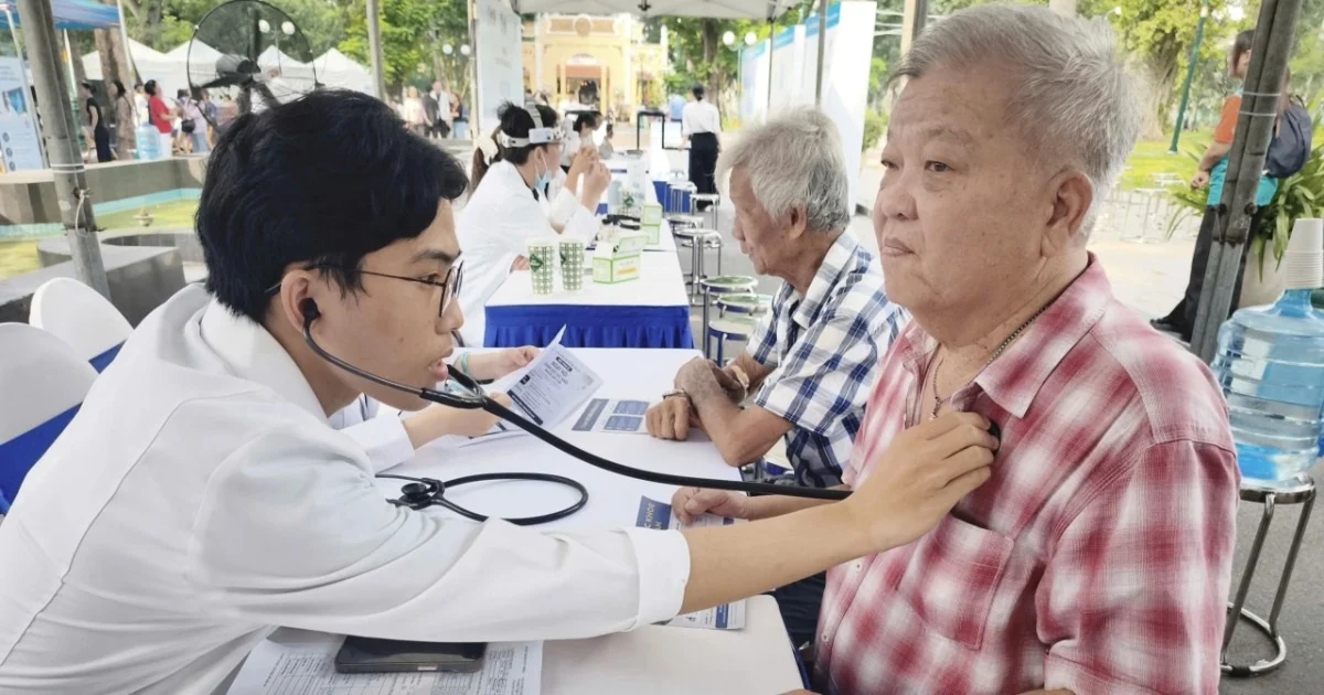 Người cao tuổi phòng ngừa bệnh mạn tính: làm sớm để sống khỏe lâu