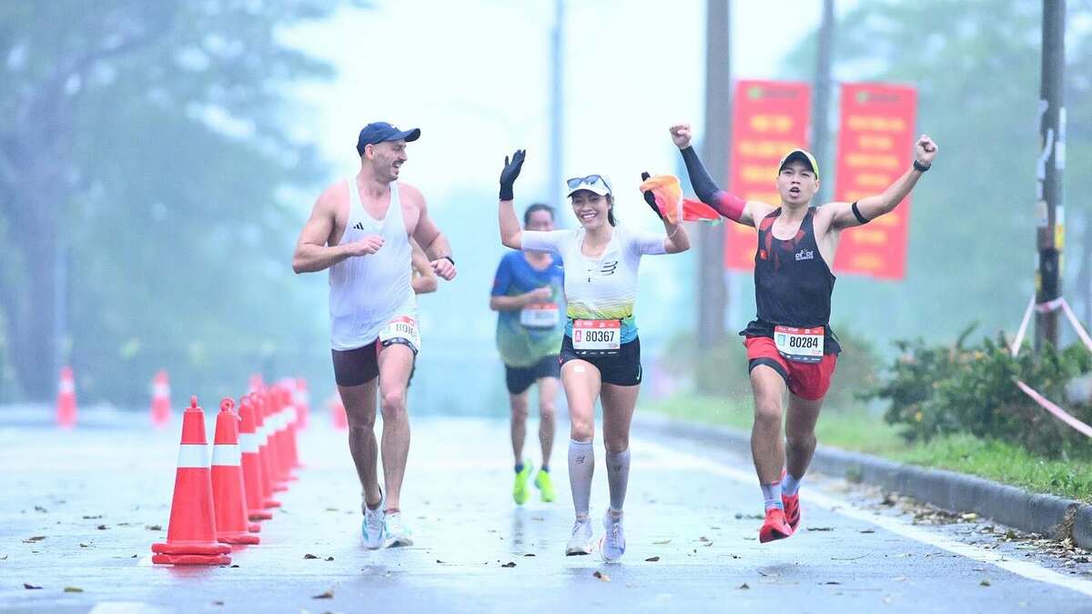Mưa gió tại VnExpress Marathon Vũng Tàu: cách chuẩn bị và chỉnh chiến thuật chạy