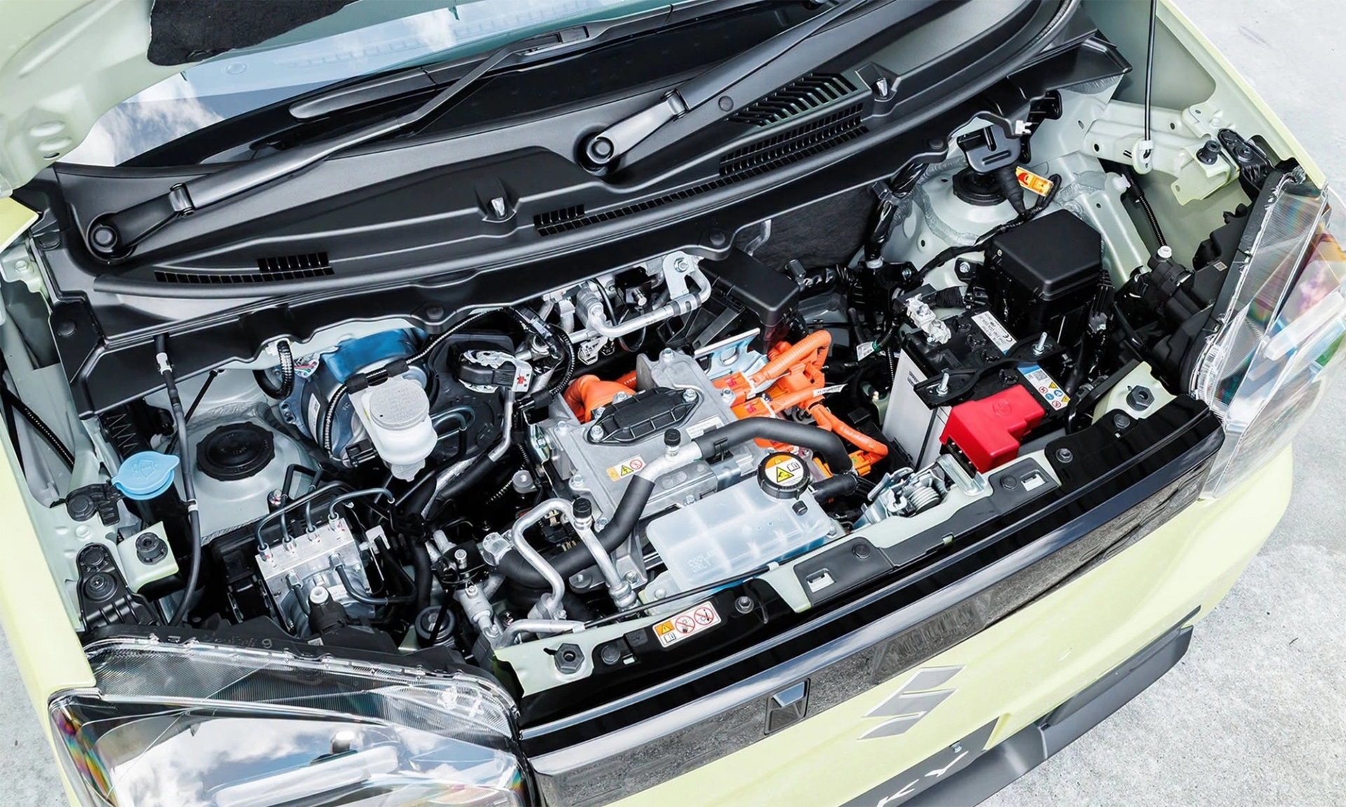 Suzuki e-Sky: xe điện mini 5 cửa thách thức sân chơi đô thị