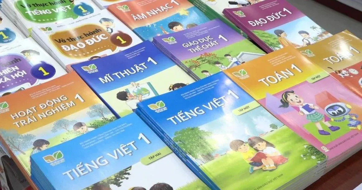 Bộ Giáo dục yêu cầu đủ sách giáo khoa trước 30/8: Phụ huynh còn phải lo gì?