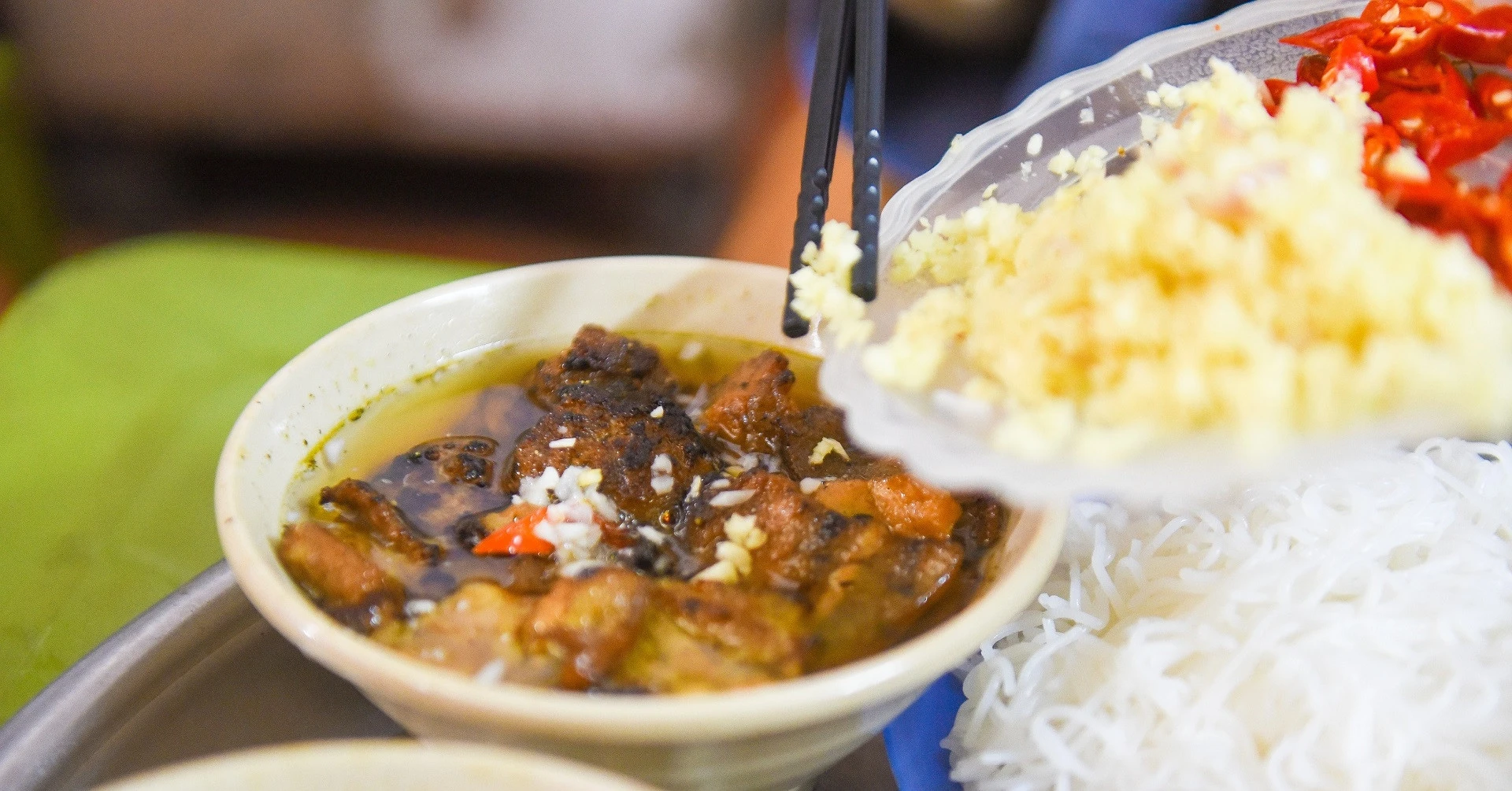 5 quán bún chả huyền thoại ở phường Hoàn Kiếm
