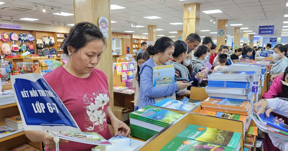 Sách giáo khoa miễn phí: Quyền lợi đi kèm trách nhiệm của phụ huynh và học sinh