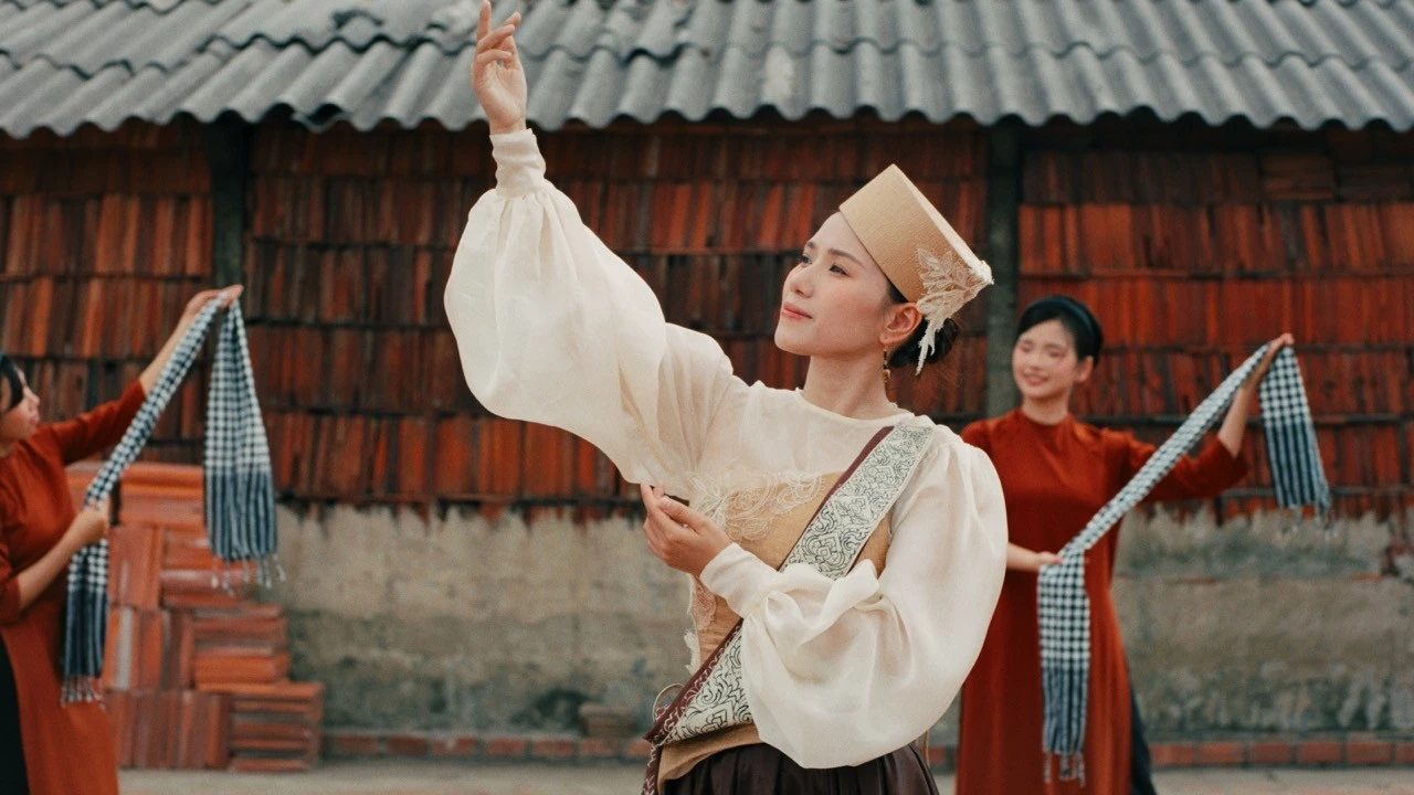 Thùy Chi trở lại với ‘Yêu Lắm Miền Tây’: cú rẽ V-pop hướng về dân ca hiện đại