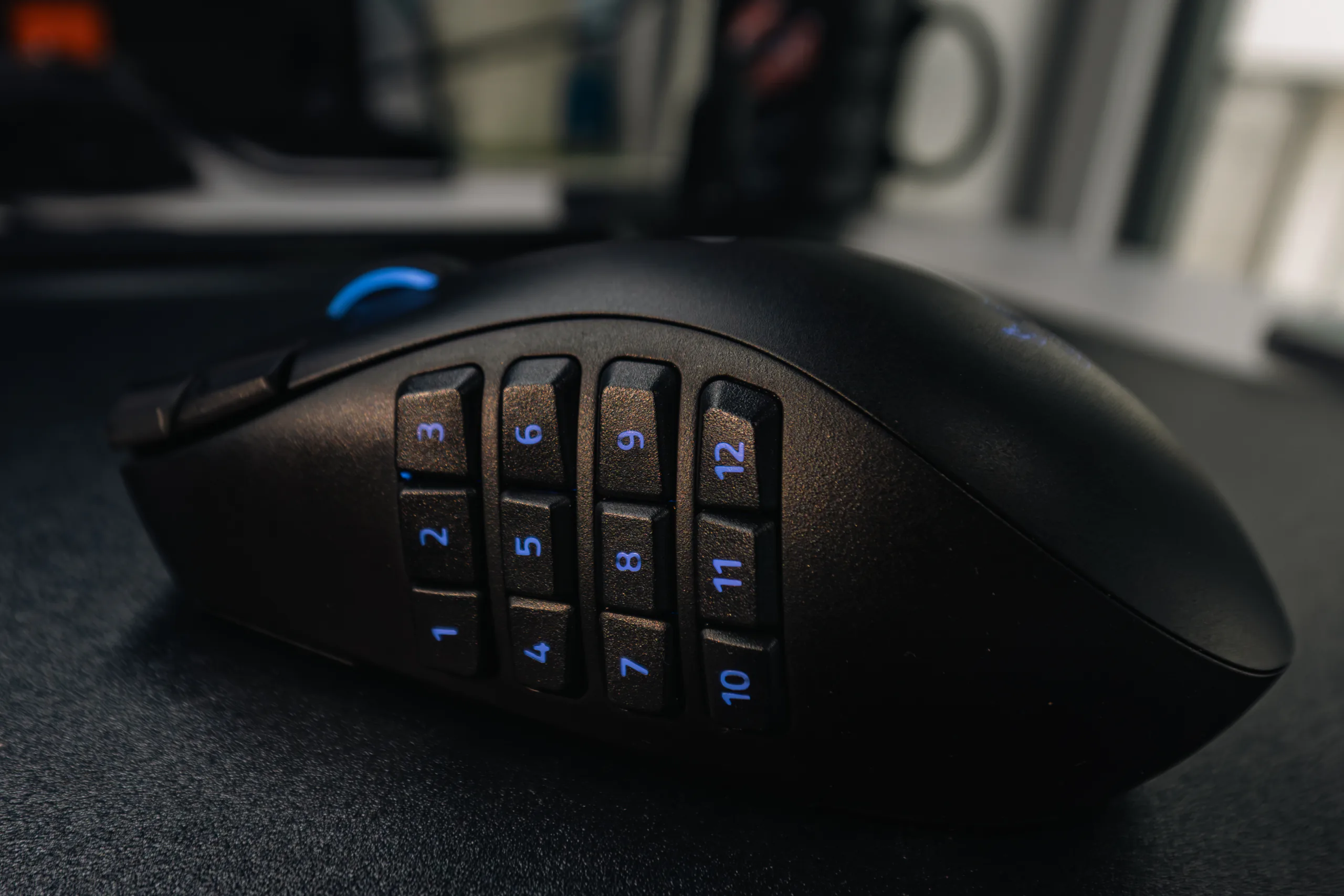 Razer Naga V3 Pro: chuột gaming đa năng có đáng mua?