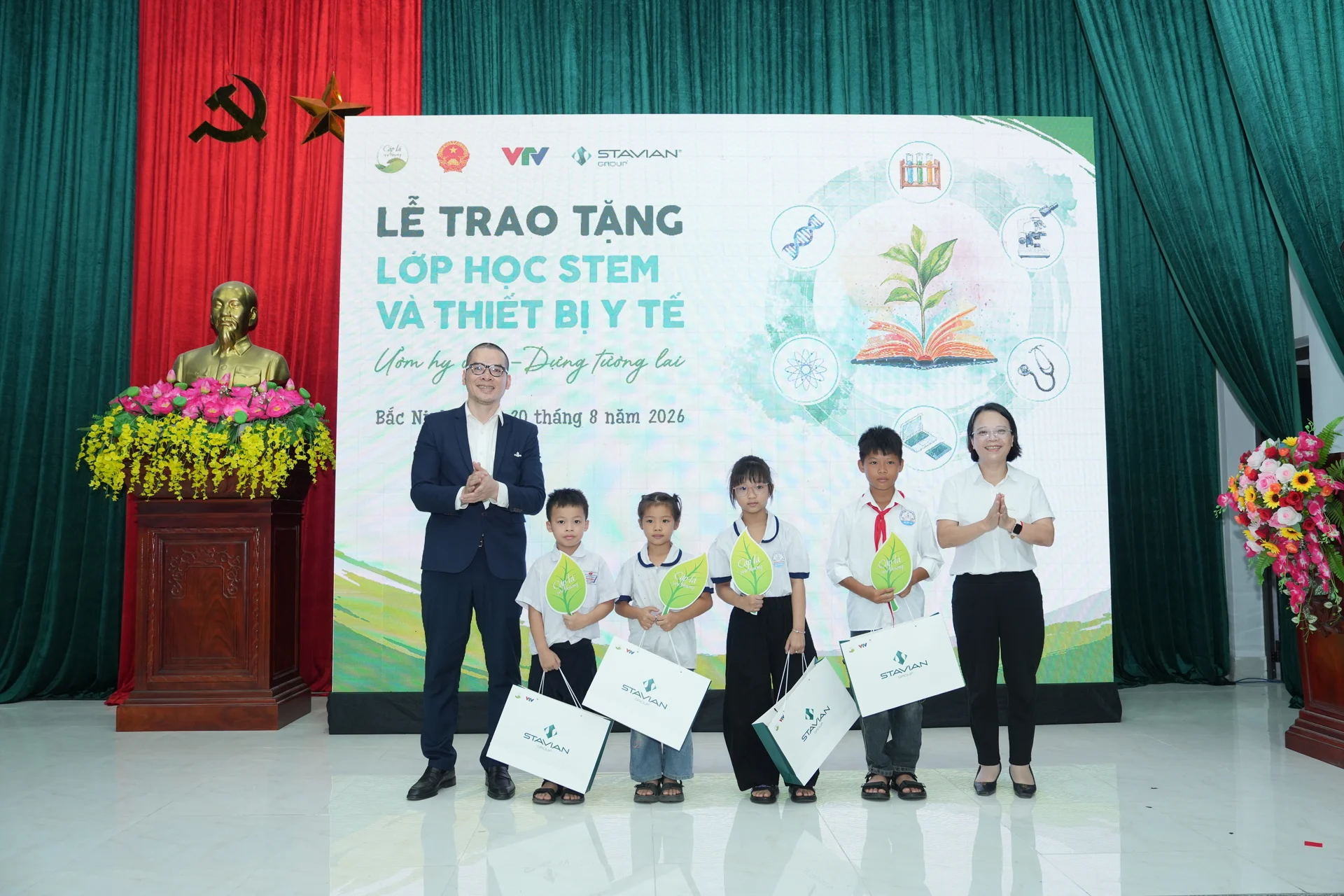 Dự án Ươm hy vọng: Lớp học STEM và sức khỏe cho học sinh Trung Chính