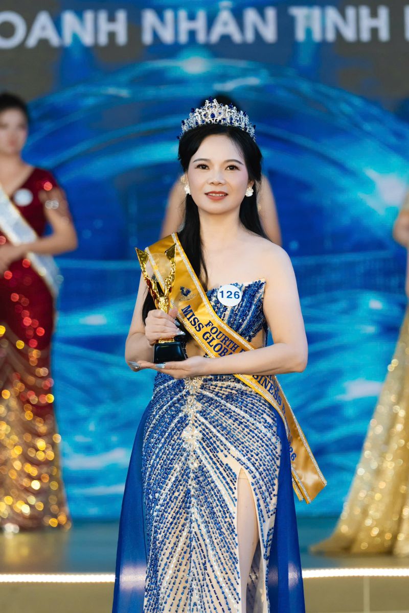 Nữ doanh nhân thời trang Việt: Khi sân khấu nhan sắc trở thành đường băng thương hiệu
