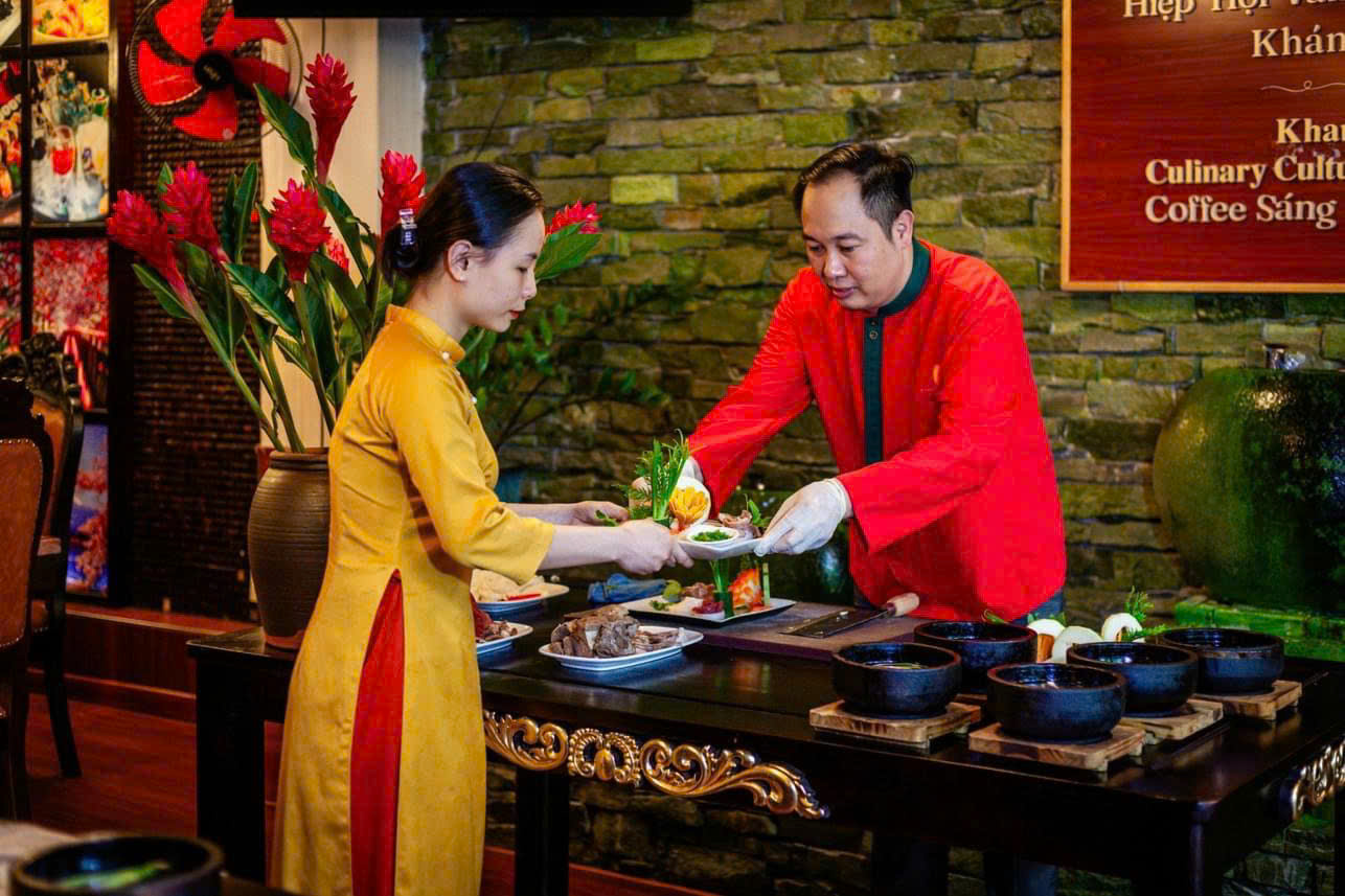 Cơm niêu hải sản: bản hòa tấu vị Bắc giữa lòng biển Nha Trang
