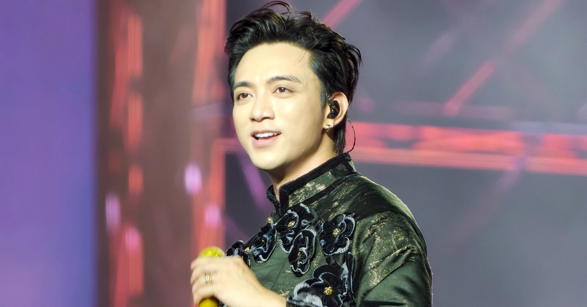 40.000 khán giả đội mưa tại concert Tổ Quốc Trong Tim