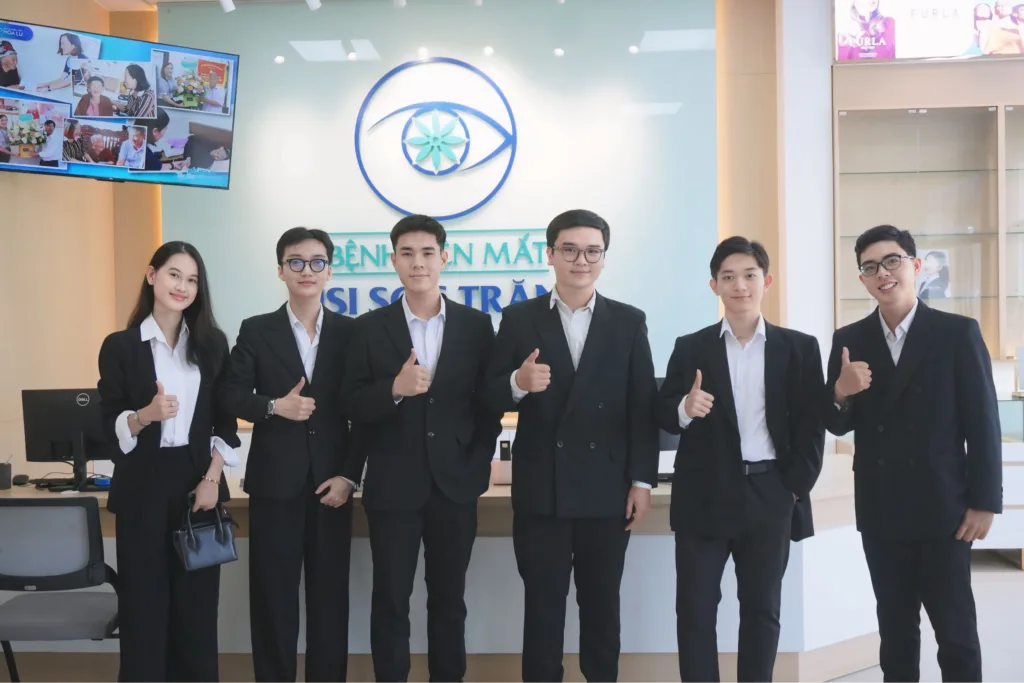 Sinh viên Việt Nam nối liền nghiên cứu AI với robot thông minh