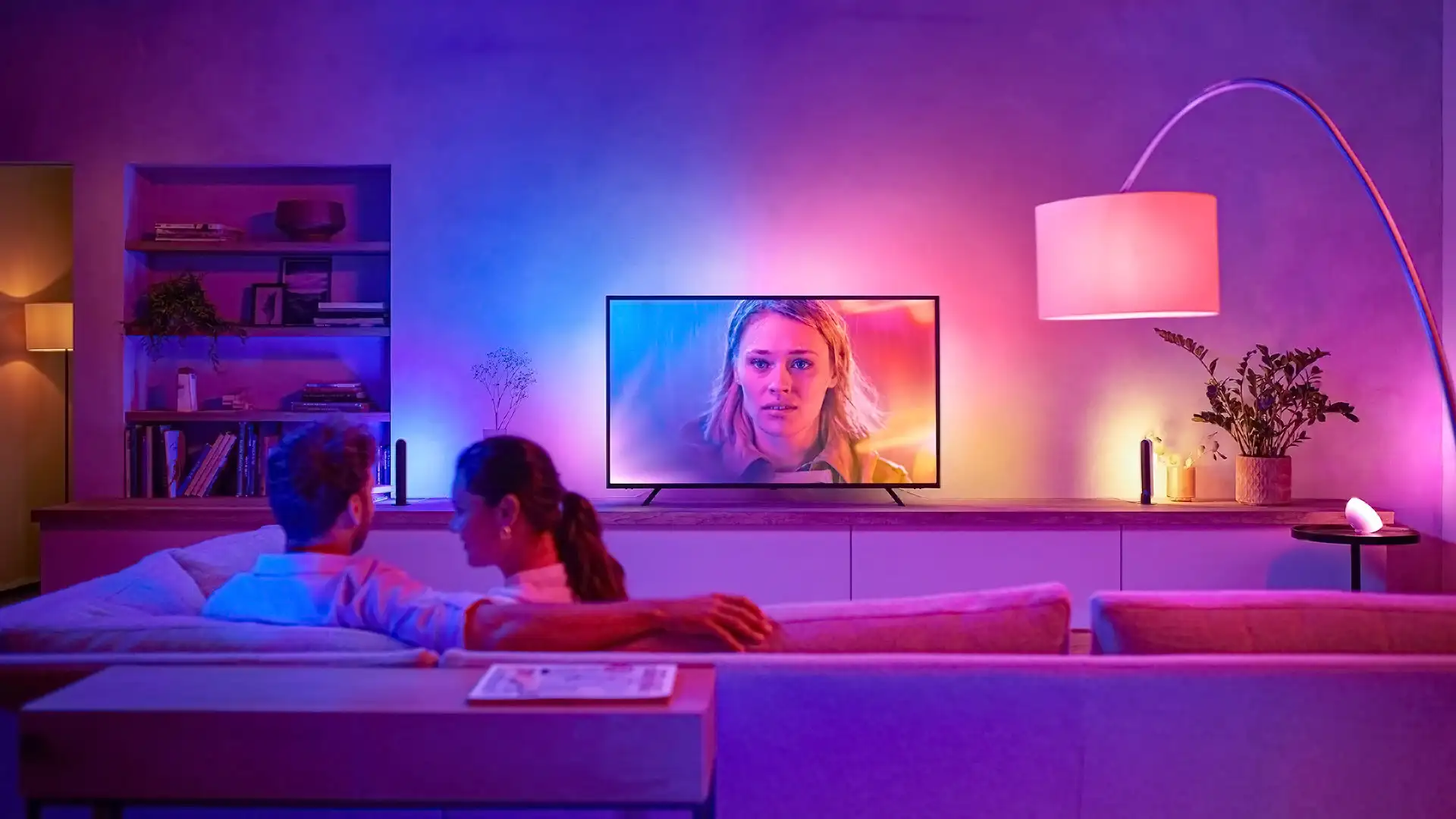 Philips Hue Play Sync Box Lite: bước vào thế giới đồng bộ ánh sáng TV giá mềm