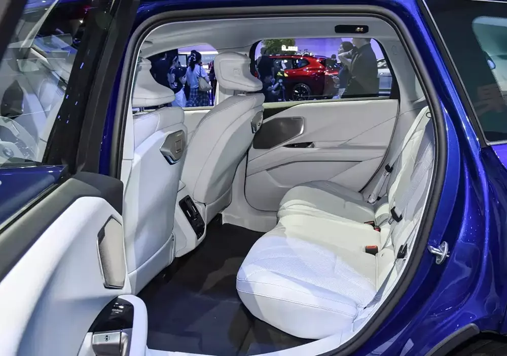BMW iX3 L: SUV điện hạng sang kéo dài trục cơ sở thách thức phân khúc