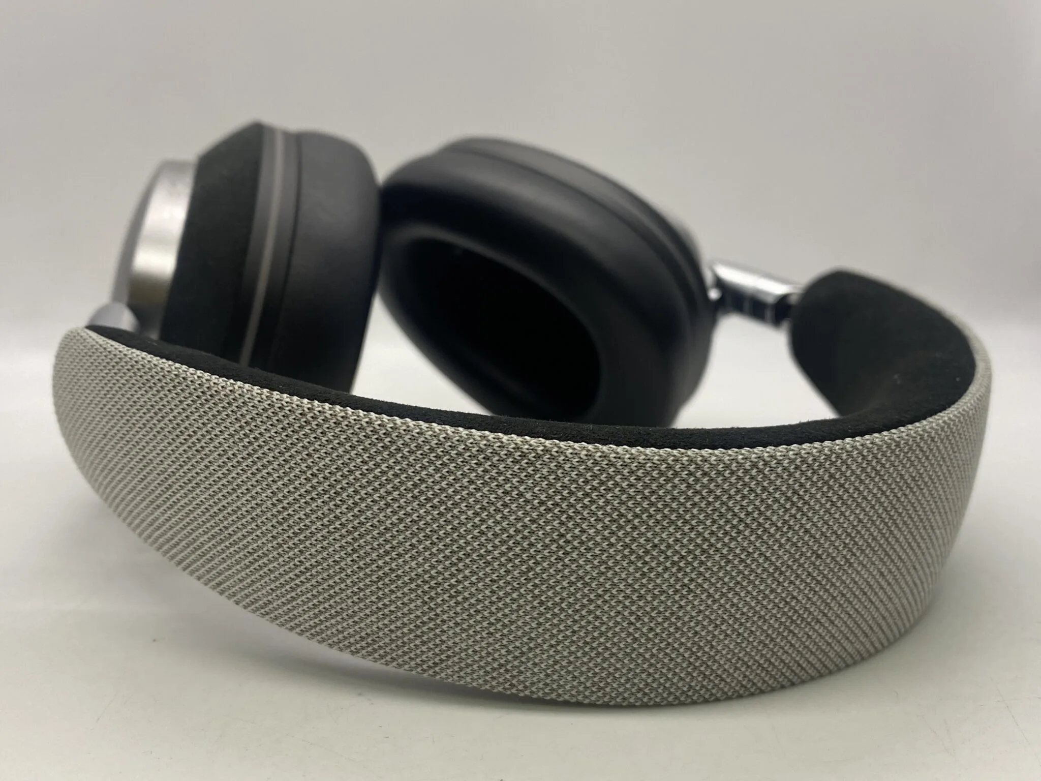 Noble Audio FoKus Artemis vs Vanguard: không dây hay có dây cho Hi-Fi?