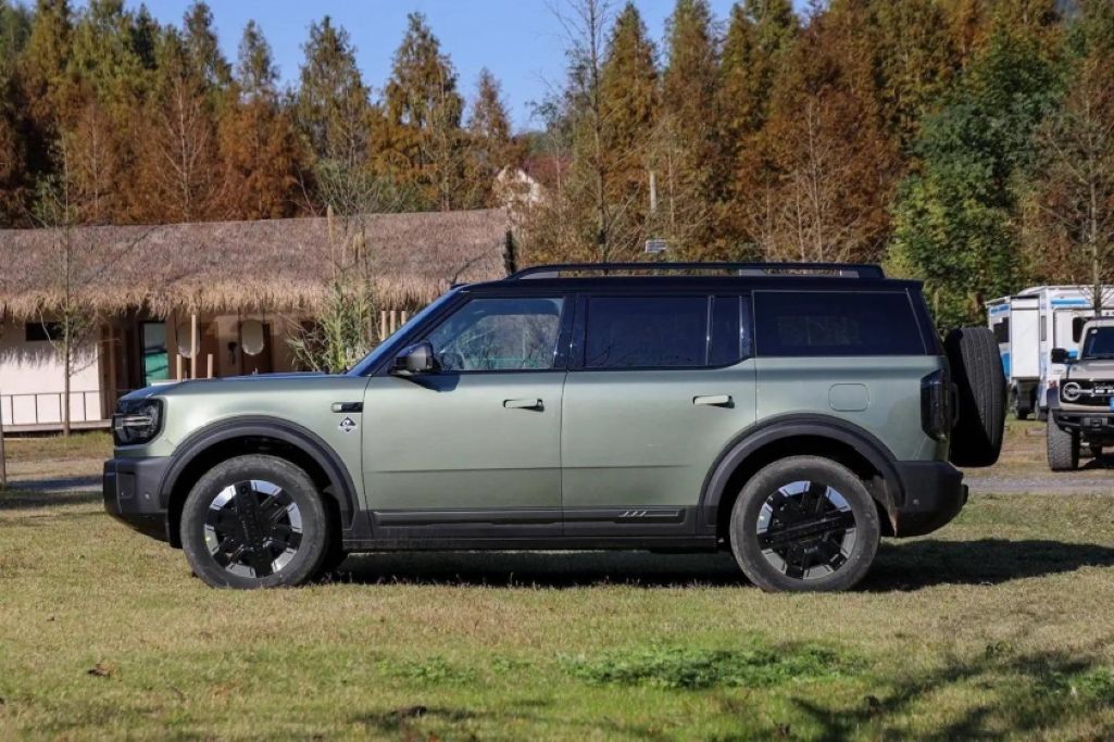 Ford Bronco New Energy REEV: đối thủ nặng ký trong phân khúc SUV điện tầm xa