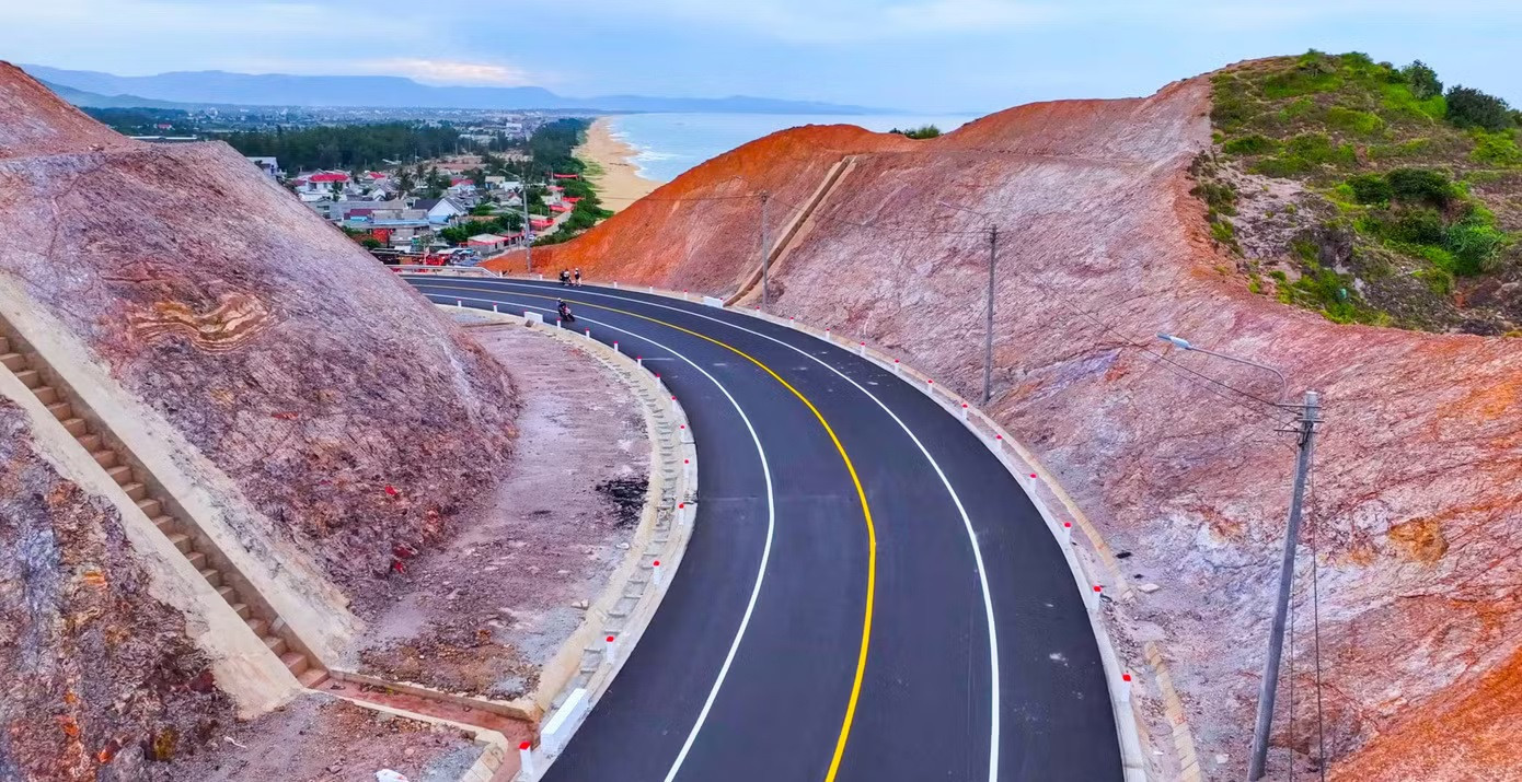 Cung đường đèo 4,5km nối núi – biển và cú hích hạ tầng cho miền Trung