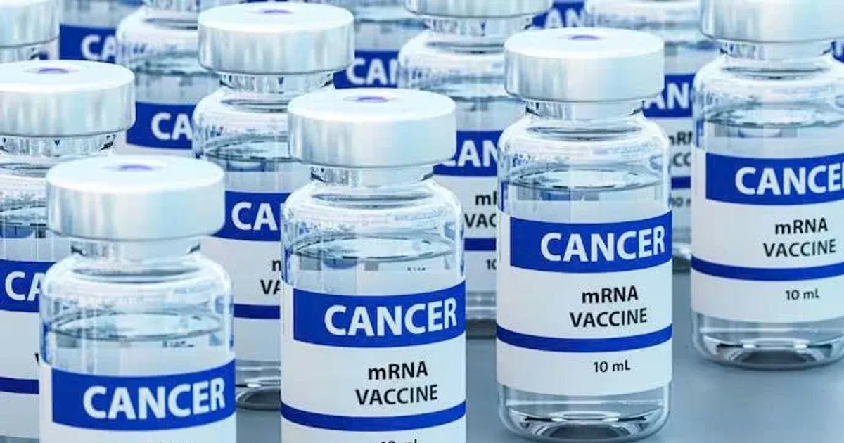 Vaccine mRNA cá nhân hóa Intismeran: Bước ngoặt trong phòng ngừa tái phát ung thư hắc tố