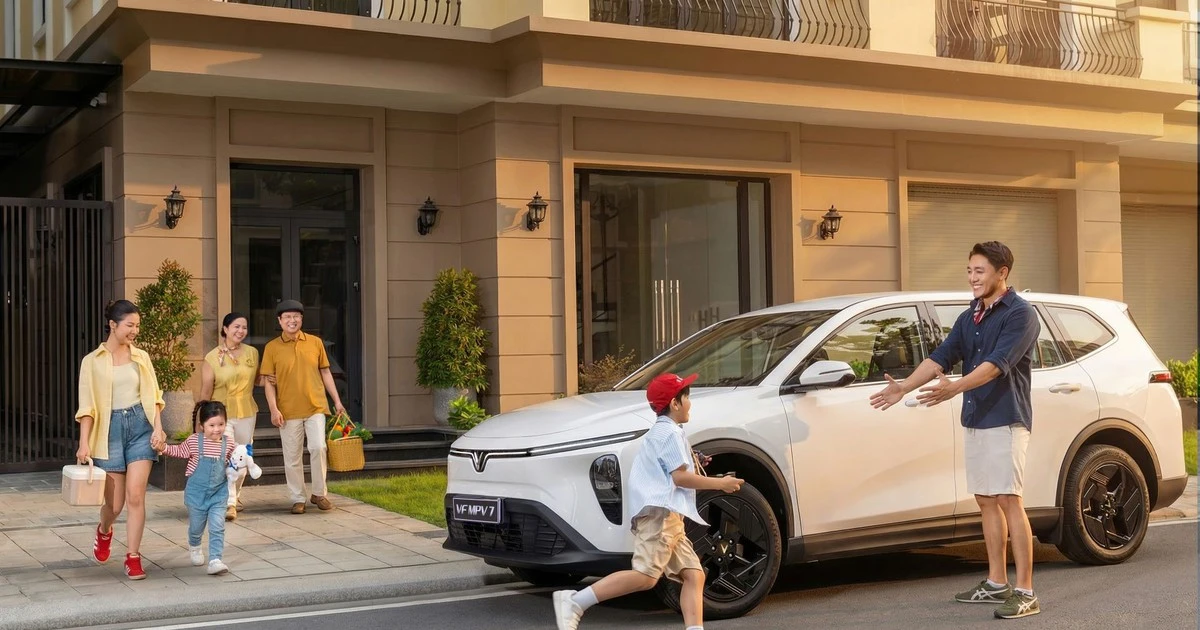 Mua VinFast VF MPV 7 trả thẳng hay trả góp cho gia đình?