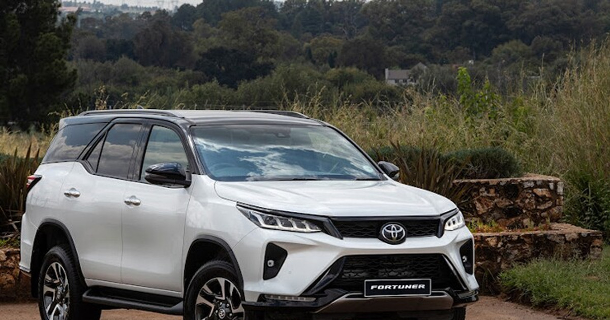 Toyota Fortuner nâng cấp an toàn và công nghệ: Đã đủ để đấu Ford Everest?
