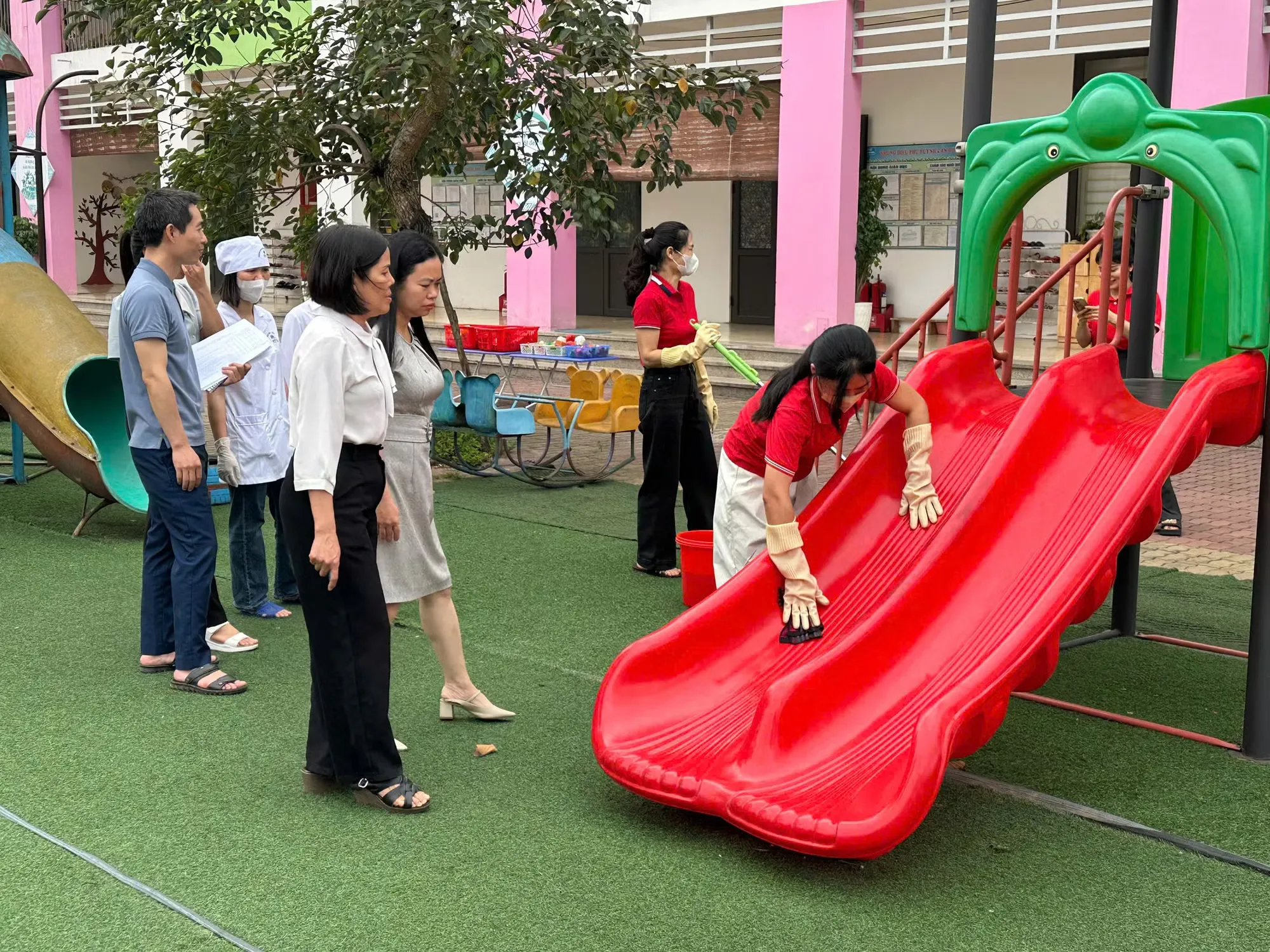 Phòng bệnh tay chân miệng hiệu quả cho trẻ khi vào năm học mới