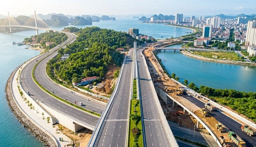 Quảng Ninh dồn hơn 2.000 tỷ cho cầu, đường biển: Bước ngoặt cho du lịch và kinh tế hải đảo?