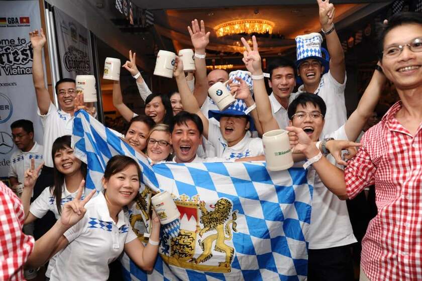 Oktoberfest Việt Nam: Lễ hội bia Đức lớn nhất Đông Nam Á bùng nổ ba miền