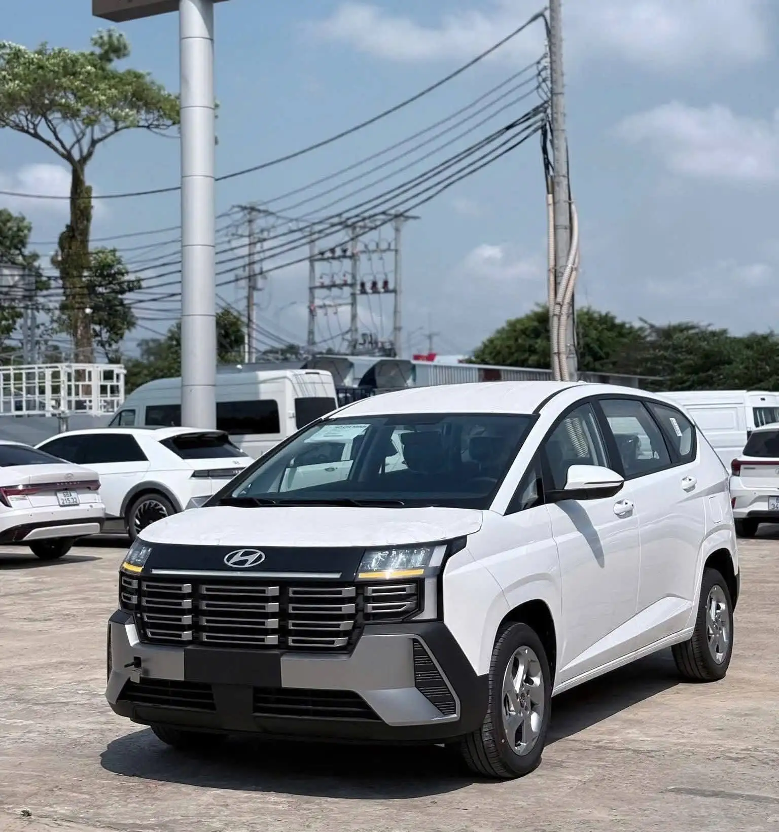 Hyundai Stargazer giá sốc: MPV 7 chỗ rẻ hơn sedan hạng B, có nên mua ngay?