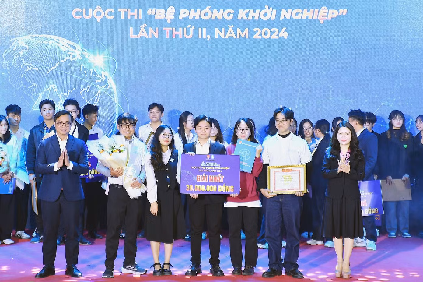 Từ ghế CTO đến startup robot nấu ăn AI