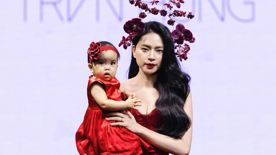 Những khoảnh khắc vedette đặc biệt trên sàn diễn sao Việt