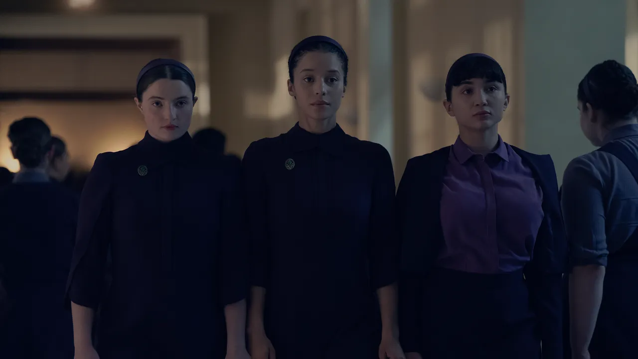 Ba series streaming khuấy đảo: Stranger Things, The Testaments và cuộc đua mở rộng vũ trụ