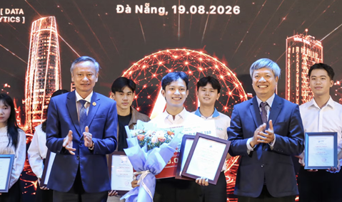 Kính AR hỗ trợ giao tiếp: Khi startup sinh viên chạm tới công nghệ vì cộng đồng
