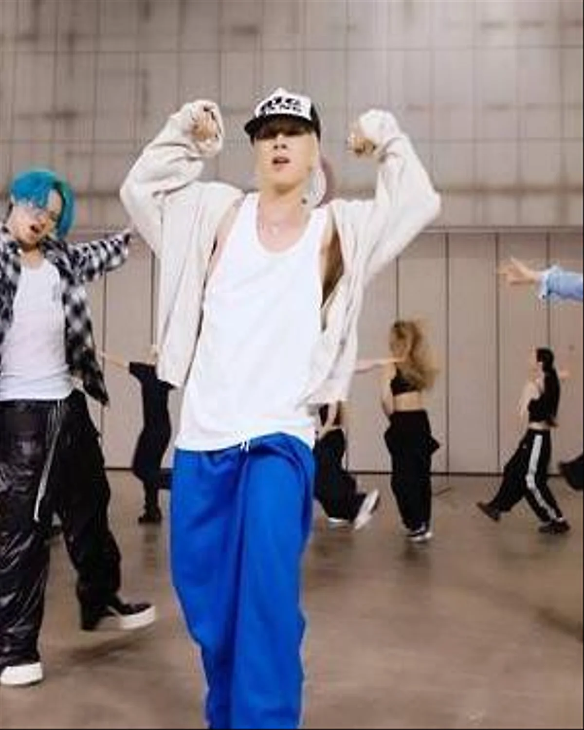 BIGBANG trở lại với BiiiG: uy thế của một huyền thoại K-pop