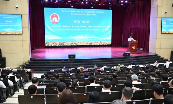Thi tốt nghiệp THPT trên máy tính: thách thức và cơ hội
