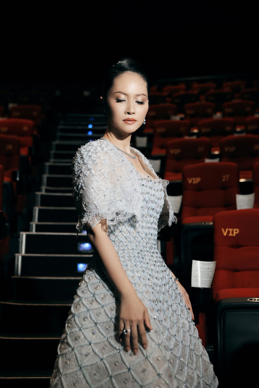 Từ ý tưởng đến thảm đỏ: 2 tuần haute couture của Phan Huy và Đỗ Thị Hải Yến
