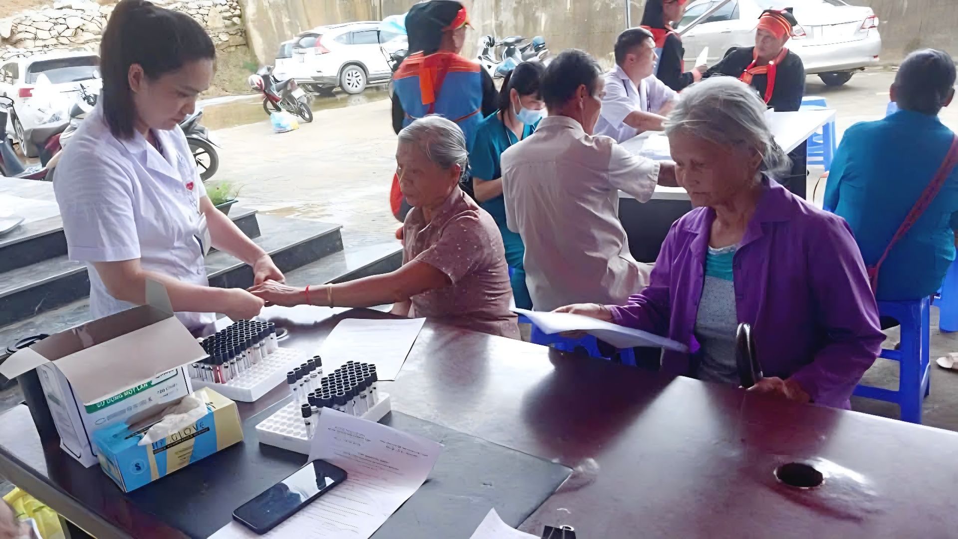 Từ vùng sâu đến thành phố: Khám sức khỏe miễn phí đang thay đổi cách phòng ngừa bệnh tật