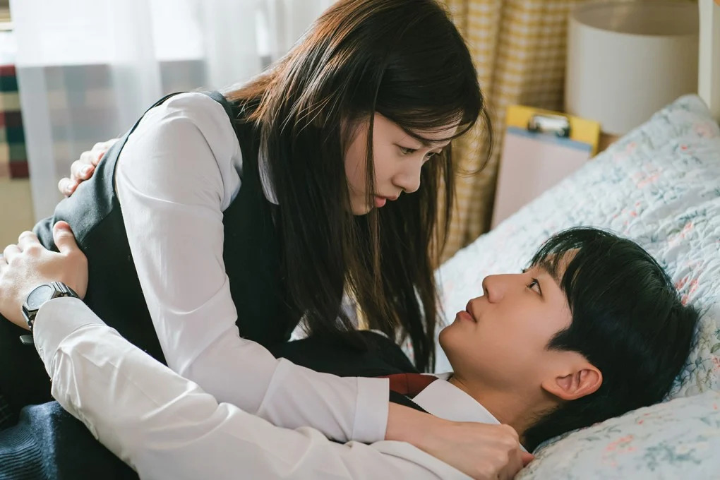 Tại sao Our Sticky Love là K-drama lãng mạn kỳ lạ nhất của Jung Hae-in