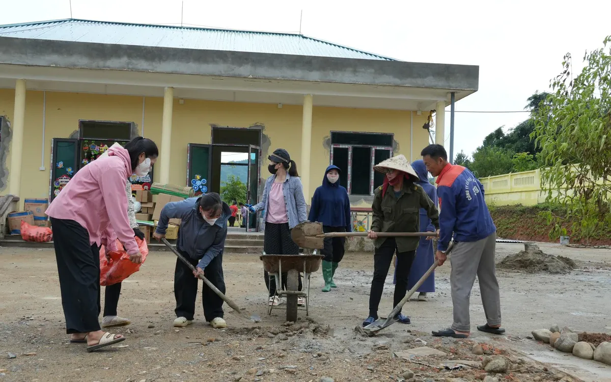 Trường học vùng lũ Mường Than: Chạy đua với thời gian để trẻ không mất lớp