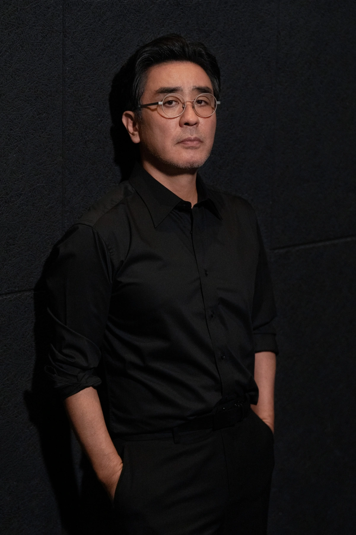 Ryu Seung-ryong và Ha Ji-won: ‘Gia đình thô lỗ’ cứu rỗi trong Ánh Sáng Tối