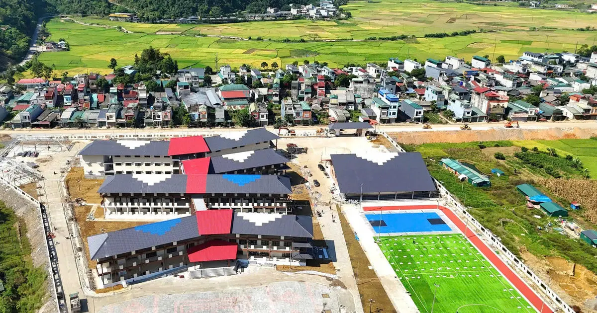 Trường nội trú vùng biên Lào Cai thay da đổi thịt trước năm học mới