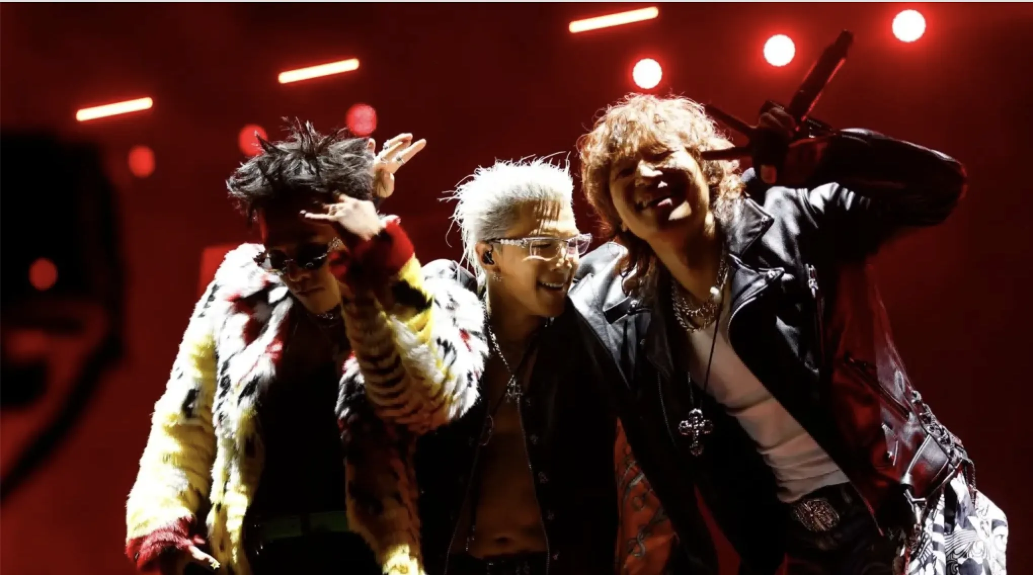 Concert lớn, khủng hoảng phòng trọ và bài toán tiết kiệm cho fan