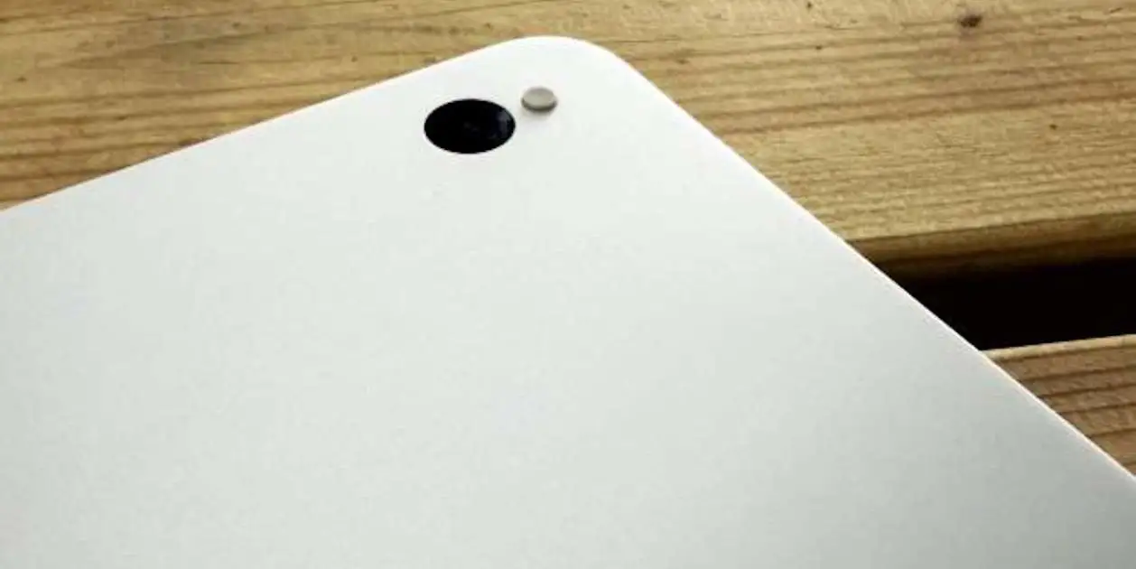 Tablet Android tầm trung: có đủ thay thế iPad cao cấp?
