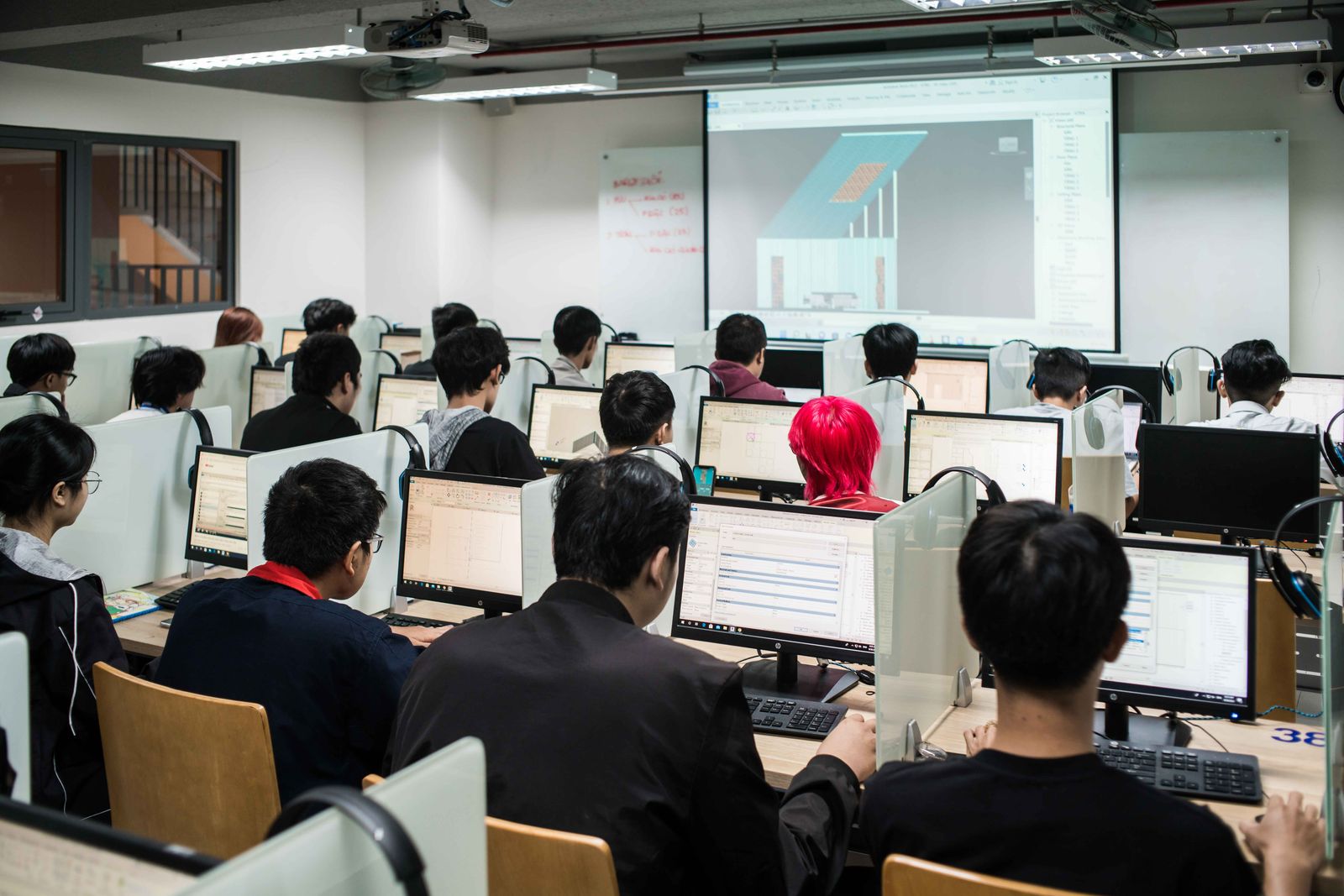 Khoảng cách kỹ năng AI ở Việt Nam: Đại học vì sao chưa đủ?