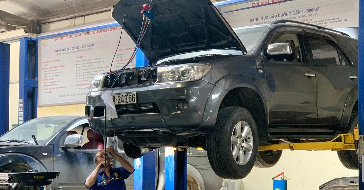 Danh sách kiểm tra xe trước chuyến đi dài dịp lễ