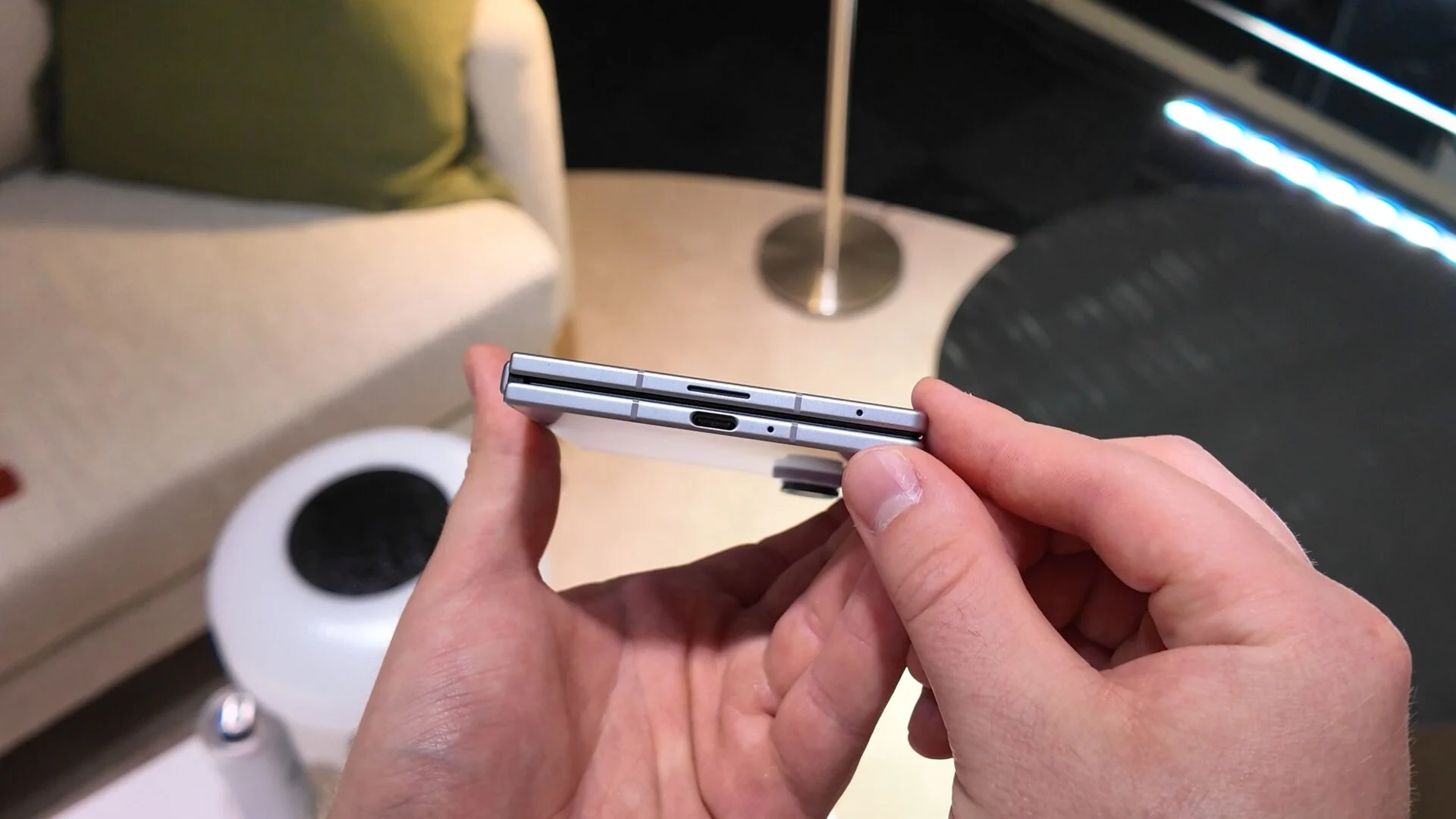 Galaxy Z Fold 8 selfie camera: điểm cộng hay gánh nặng thiết kế?