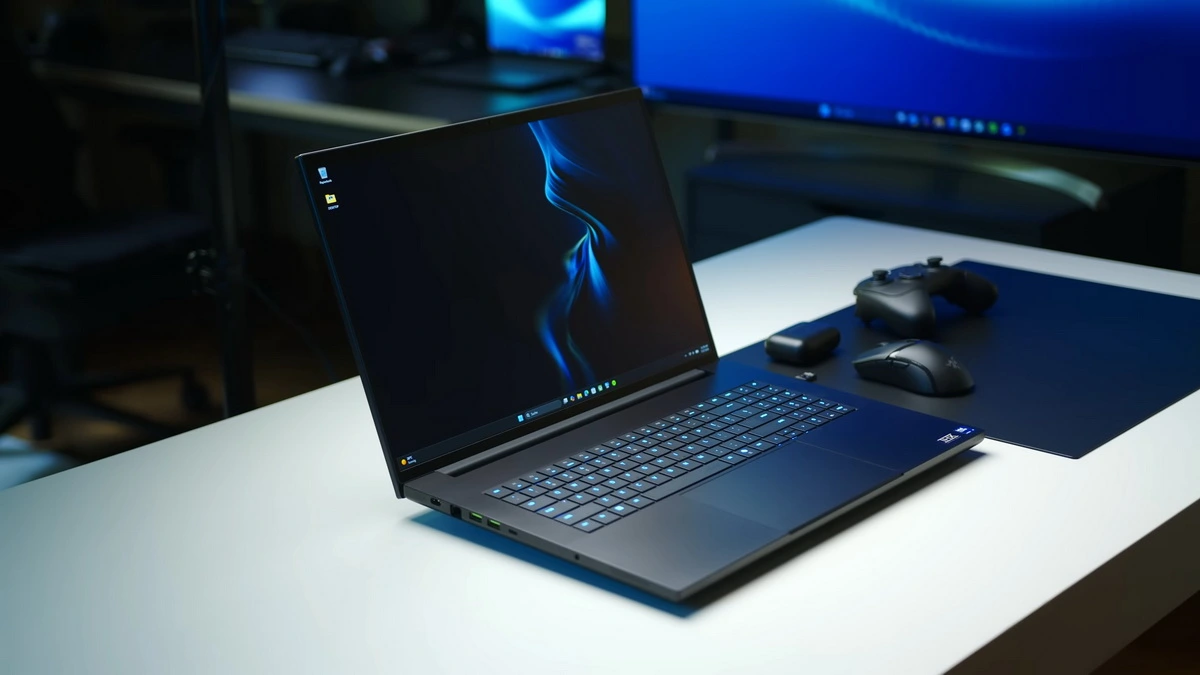 RTX 5090 Gaming Laptop OLED: Razer Blade 18 vs Gigabyte Aorus Master 16
